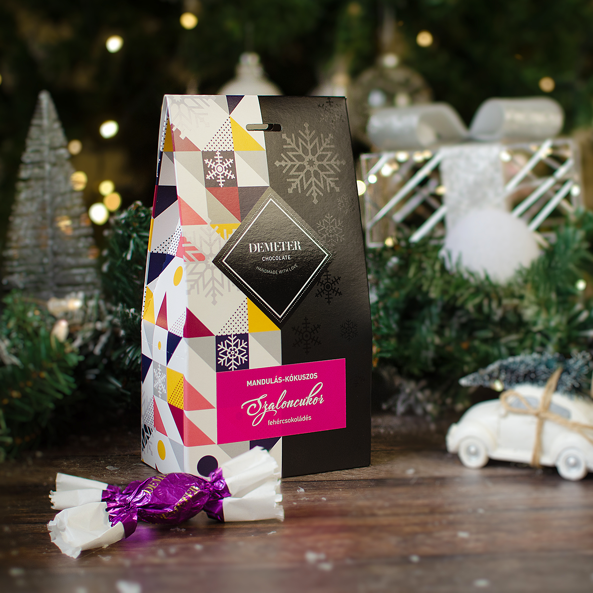 Mandulás kókuszos fehércsokoládés szaloncukor díszdobozban