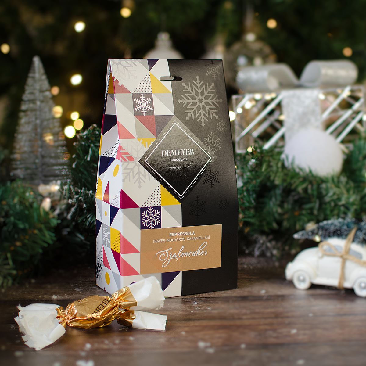 Espressola szaloncukor díszdobozban (eszpresszó, mogyoró és karamell)