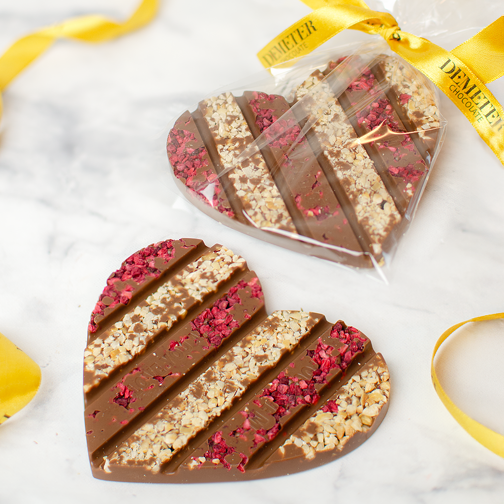 Málnás Mogyorós Tejcsokoládé szív táblás Málnás Mogyorós Tejcsokoládé szív táblás